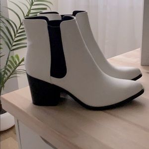 Cute white booties! Never worn!